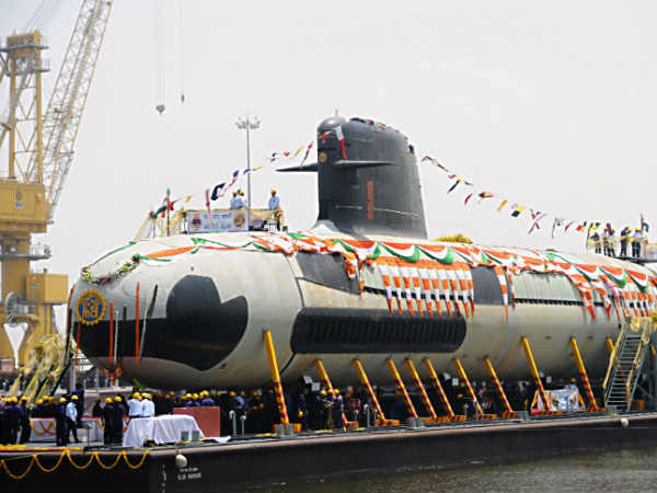 முதல் நீர்மூழ்கி கப்பல் :