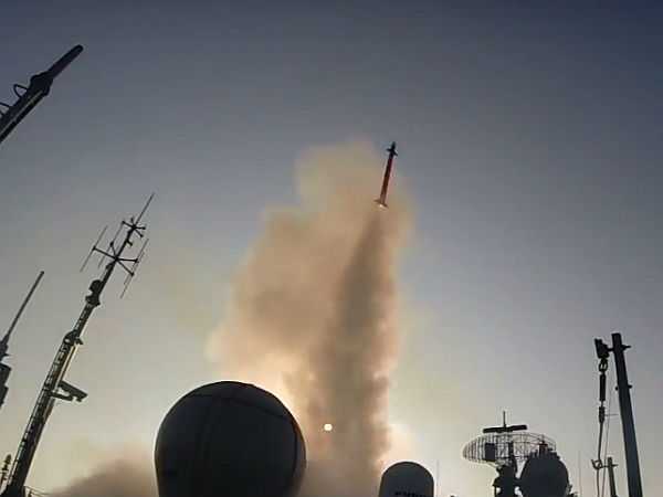 எதிரி வான்வழி :