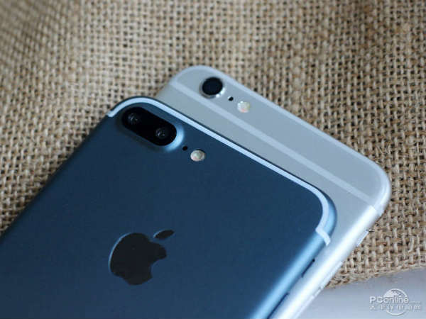 இதிலும் இரண்டு கேமராதான்.