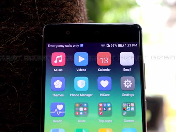 ஆச்சரியபட வைக்கும் டிஸ்ப்ளே: