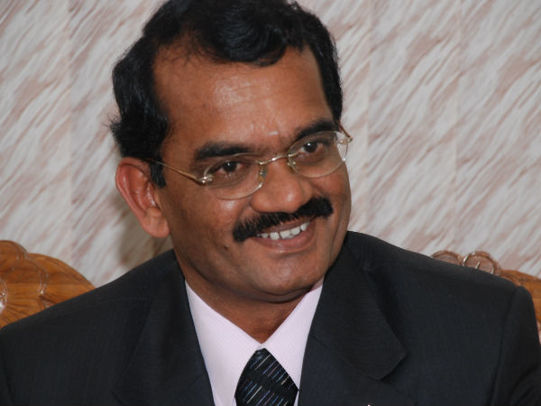 அண்டம் முழுக்க :