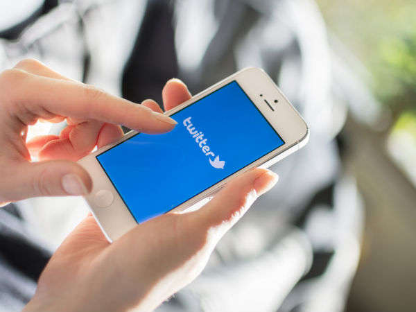 ஒரு குறிப்பிட்ட தேதியின் டுவீட்டை எப்படி காண்பது? 