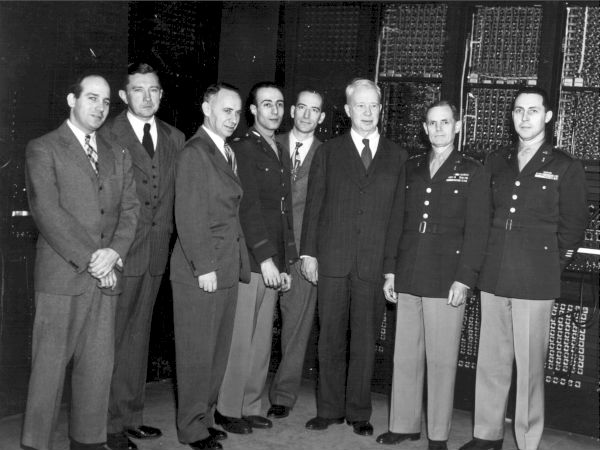 ஓரமாக நிறுத்தப்பட்டு ஒதுக்கப்பட்டனர்