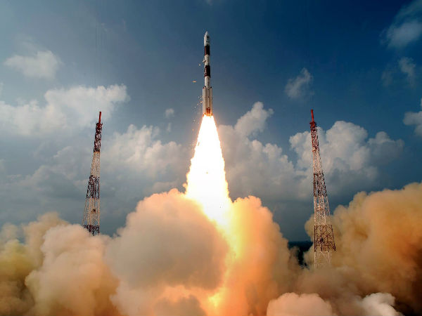 ஒரே  ராக்கெட்டில்  104 செயற்கைக்கோள்கள்