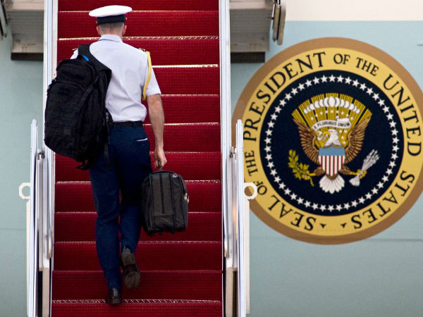 தி பட்டன்