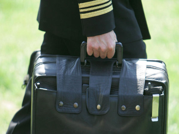 போர் அபாயம் என்றாலோ