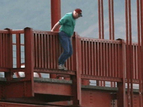 பாலத்தின் மீதேறி