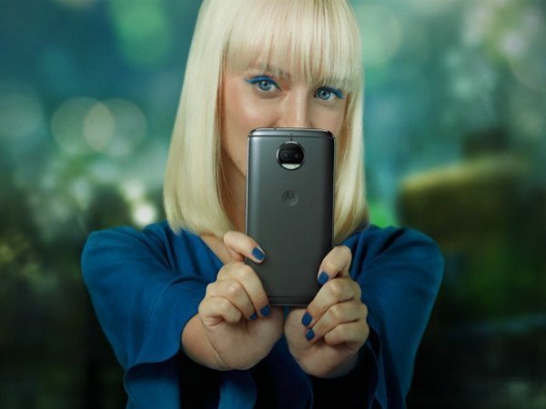  மோட்டோ ஜி5எஸ் பிளஸ்: