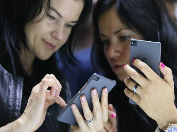 உங்களுக்கே தெரியாமல் உங்கள் ஸ்மார்ட்போனில் இருக்கும் ஸ்பை ஆப்.!?