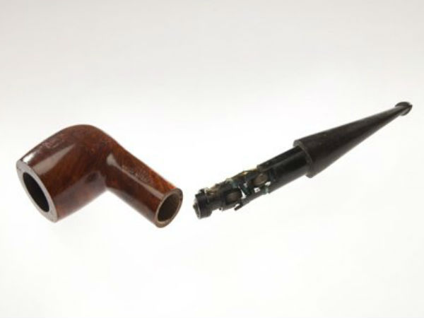 ஸ்பை #1 : ஸ்மோக் பைப் உள்ளே ரேடியோ :