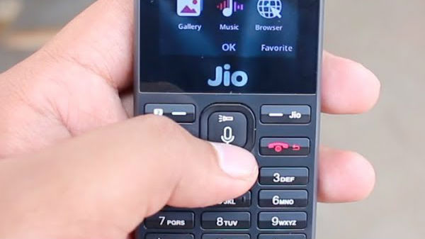 28ஜிபி வரையிலான மெமரி நீட்டிப்பு ஆதரவு.!