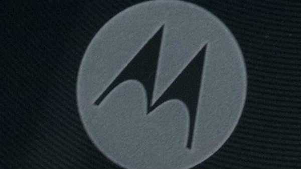 மோட்டோ இ5 பிளஸ்