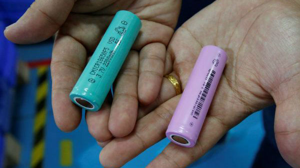 உலகின் முதல் ரிச்சார்ஜபிள் புரோட்டான் பேட்டரி.!