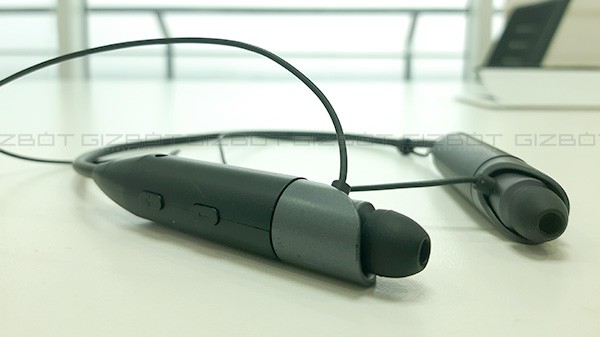 மிவி காலர் இயர்போன்ஸ்: எடைக் குறைந்தாலும் ஆடியோவில் தெள்ளத் தெளிவு.!