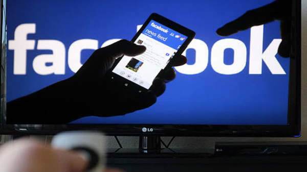 583 போலி கணக்குகளை நீக்கி பேஸ்புக் அதிரடி!