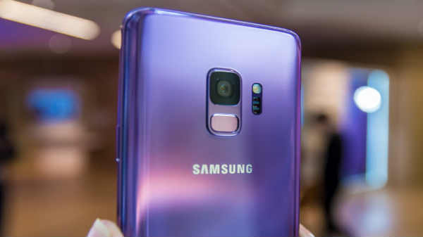 கேலக்ஸி S9 vs எக்ஸ்பீரியா XZ2: கலக்கப் போவது யாரு?