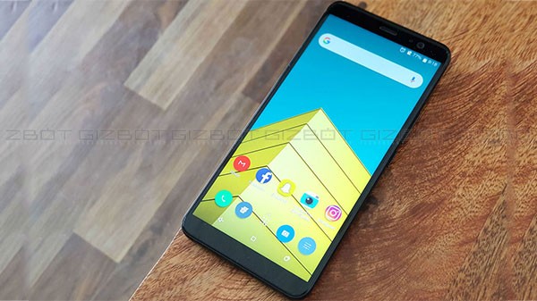 பேட்டரி மற்றும் இணைப்பு