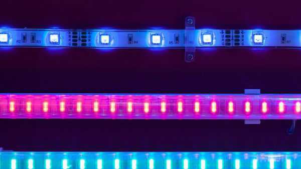 இரண்டு வெவ்வேறு சாதனங்களை உருவாக்கியது.!