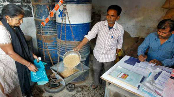 ரேஷன் வாங்கக்கூட ஒடிபி நம்பர் அவசியம்: பாவம்ய மக்கள்.!