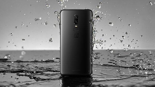 வாங்க வேண்டாம் காரணம் #03 : வயர்லெஸ் சார்ஜிங் இல்லை; நீர் எதிர்ப்பில் ஓட்டை.!