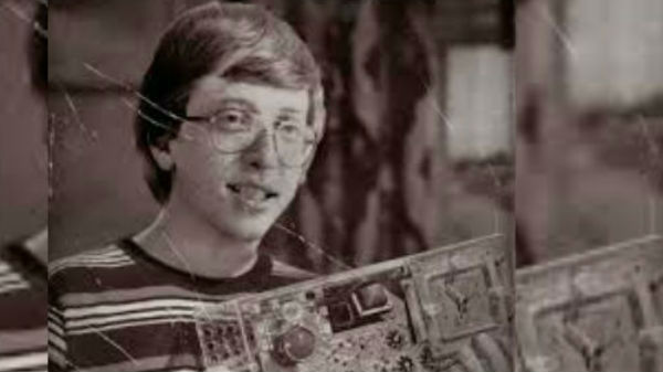 கன்னி பெண்கள் கூட்டம் கண்ணன் நடுவினிலே.! ஓ..ஓஒ.!