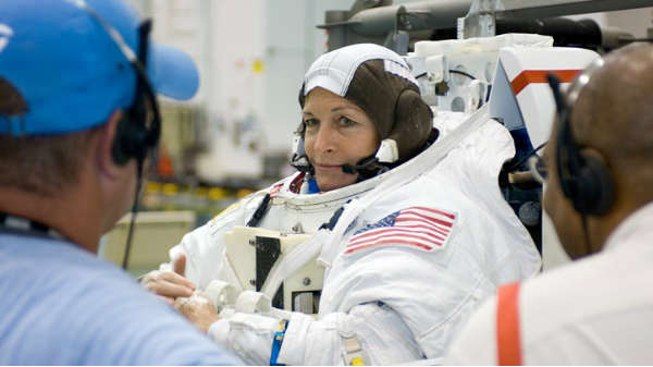 இரண்டு முறை கமாண்டர் பொறுப்பை ஏற்ற முதல் பெண்மணி