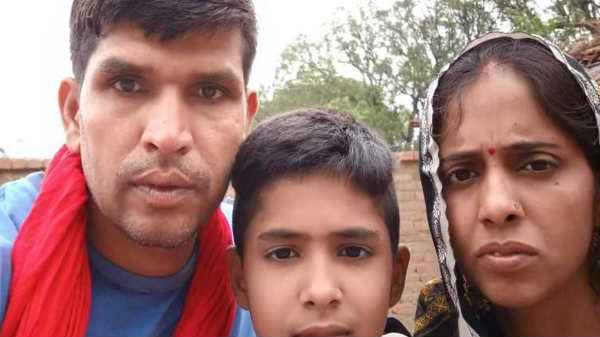 ஒரே மகனின் ஸ்கூல் பீஸ் கூட கட்டமுடியவில்லை: ராணுவ வீரர் பிரதாப் சிங்.