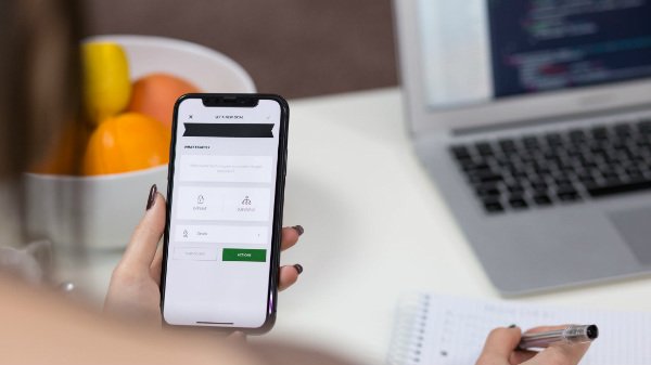 ஐபோன்களை பயன்படுத்தி விரைவில் கதவுகளை திறக்கலாம்!