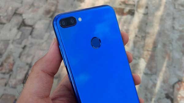 டூயல் ரியர் கேமரா அமைப்பு: