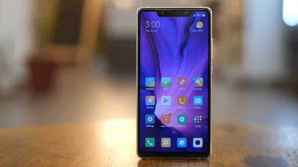 5.88 இன்ச் அமோலேட் முழு எச்டி திரை