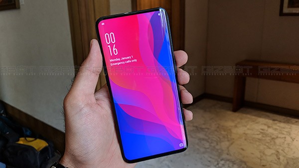 சில பெரிய சமரசத்துடன் கூடிய எதிர்காலத்திற்குரிய வடிவமைப்பு