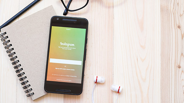 ஆன்லைனில் இருப்பவர்களை அறிந்து கொள்ளும் வசதியை தந்த இன்ஸ்டாகிராம்.!