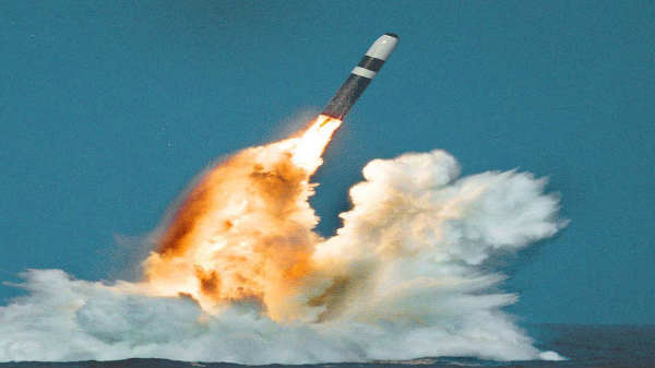 10 டன் எடை: 