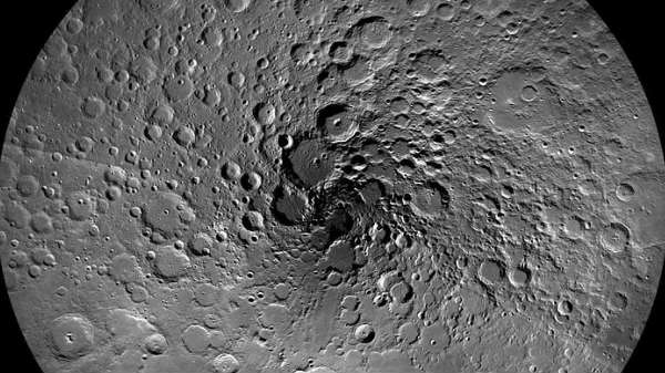 சந்திரனில் உறைந்த தண்ணீர்: 