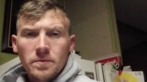 அடையாளம் தெரியாத பறக்கும் பொருள் 