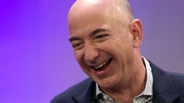 அமேசான் நிறுவனர் ஜெப் பெஜோஸ் கேலி செய்கிறாரா ? அல்லது புதிய கண்டுபிடிப்புக்கு விளம்பரம் செய்கிறாரா?