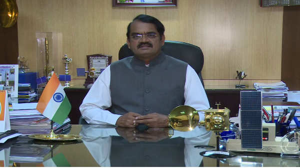 கண்ணீர் மல்க பிரியா விடையளித்தனர்