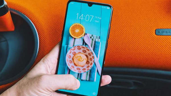 6.41-இன்ச் டிஸ்பிளேவுடன் மிரட்டலான விவோ வி11 ஸ்மார்ட்போன் அறிமுகம்.!