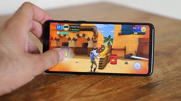 ஐபோனில் இருக்கும் நாட்ச் டிஸ்பிளே