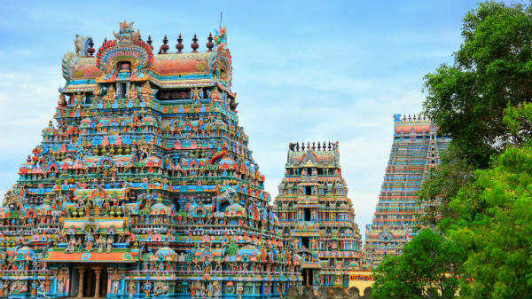 கோவிலில் வந்தது தேங்காய்உடைக்கும் புதிய தொழில்நுட்பம்.!