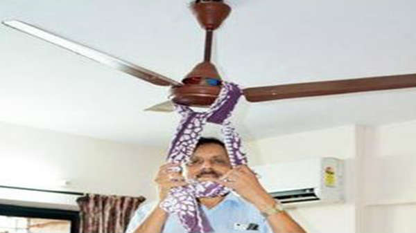 அப்படி என்ன பொறுப்பை கையில் எடுத்து உள்ளார்?
