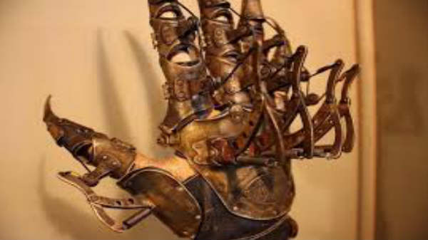 ரோபோட் கை முனையில்: 