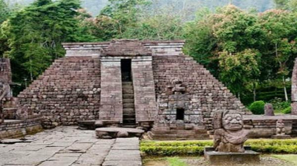 பாறைகளால் ஆனது:  