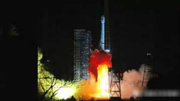 நிலவு, செவ்வாய்: 