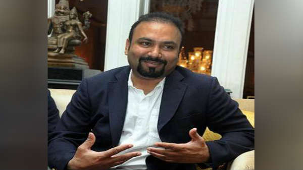  ஹோட்டல் சர்வண்ட்: 