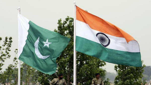 இந்தியா மீது தாக்குதல்: 