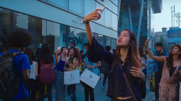 முதல் நாள் வசூல் சாதனை: 