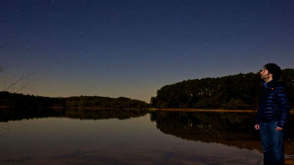 ஊடுருவும் பின்னணி ஒளி