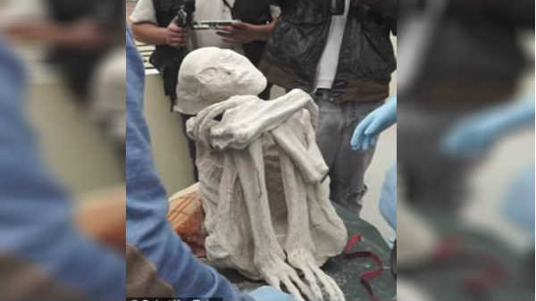 3 நீள் விரல் ஏலியன்கள்: 