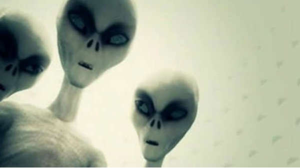 ஏலியன்கள்:  